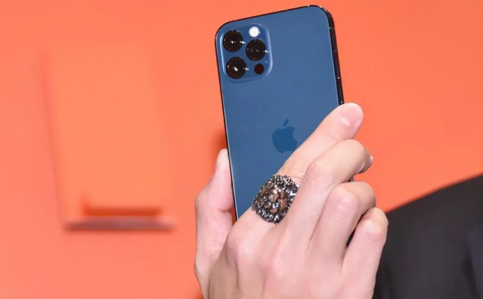 尉氏苹果手机维修分享iPhone12系列重启方法教程 